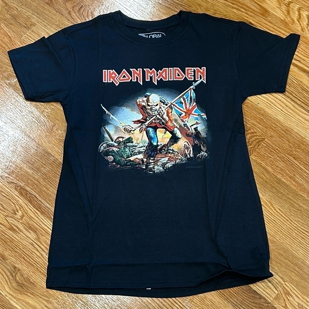 Brand new Iron Maiden The Trooper Short sleeve graphic crewneck T-shirt small
